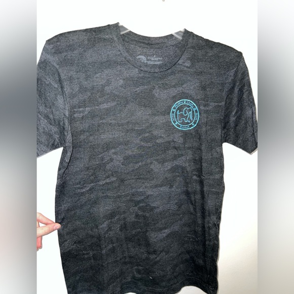 Dog shirt, size small could fit a medium 60% Cotten 40% polyester - Picture 1 of 4